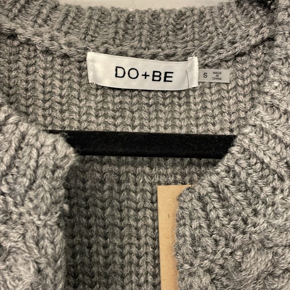 NWT Wool Chunky Knit Grey Cardigan with Fringe Sleeves - Picture 4 of 6